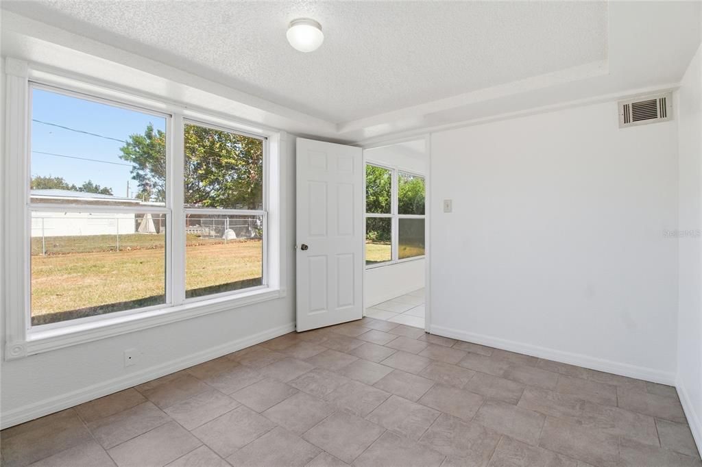 На продажу: $239,500 (3 спален, 1 ванн, 1260 Квадратных фут)