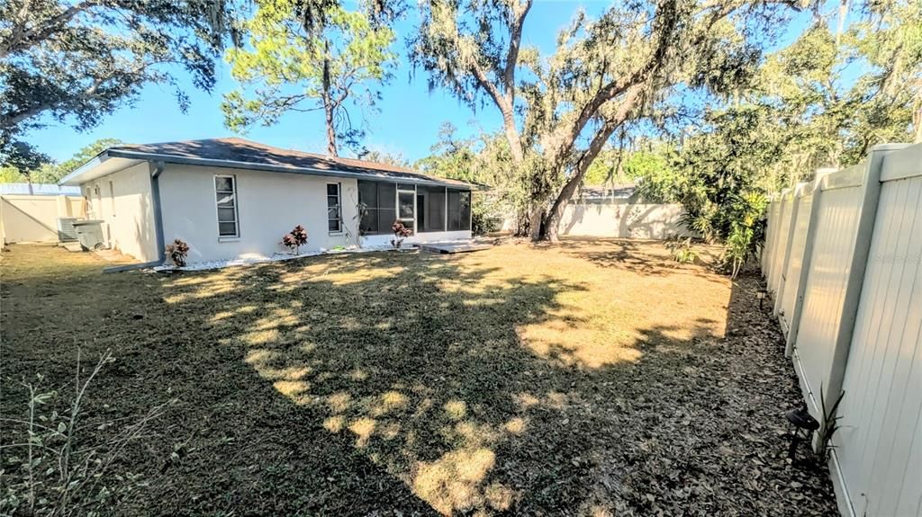 Active With Contract: $2,500 (3 beds, 2 baths, 1344 Square Feet)