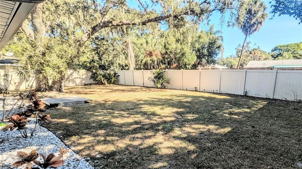 Active With Contract: $2,500 (3 beds, 2 baths, 1344 Square Feet)