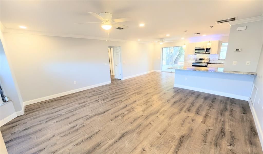 Active With Contract: $2,500 (3 beds, 2 baths, 1344 Square Feet)