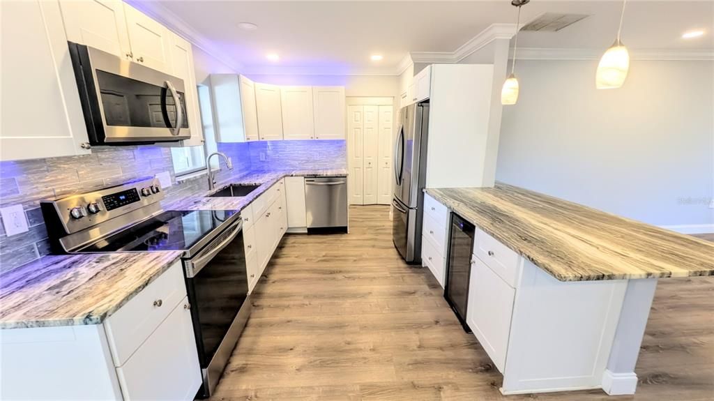 Active With Contract: $2,500 (3 beds, 2 baths, 1344 Square Feet)