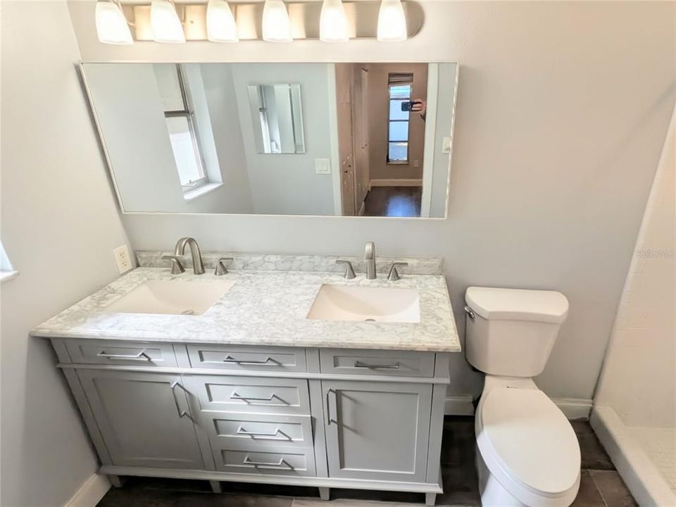 Active With Contract: $2,500 (3 beds, 2 baths, 1344 Square Feet)