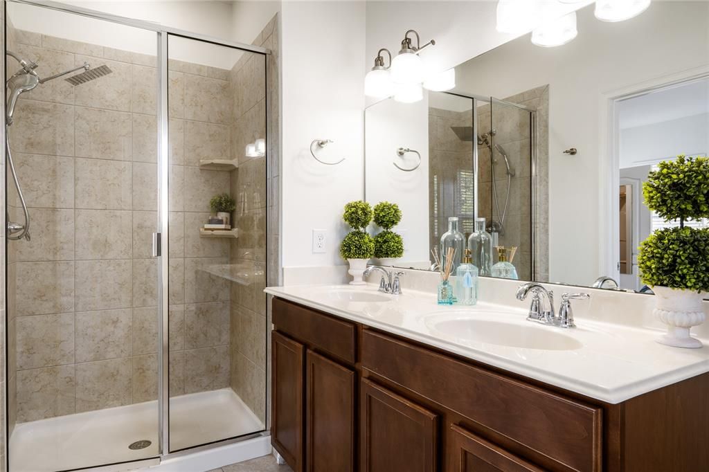 For Rent: $2,500 (3 beds, 2 baths, 1541 Square Feet)