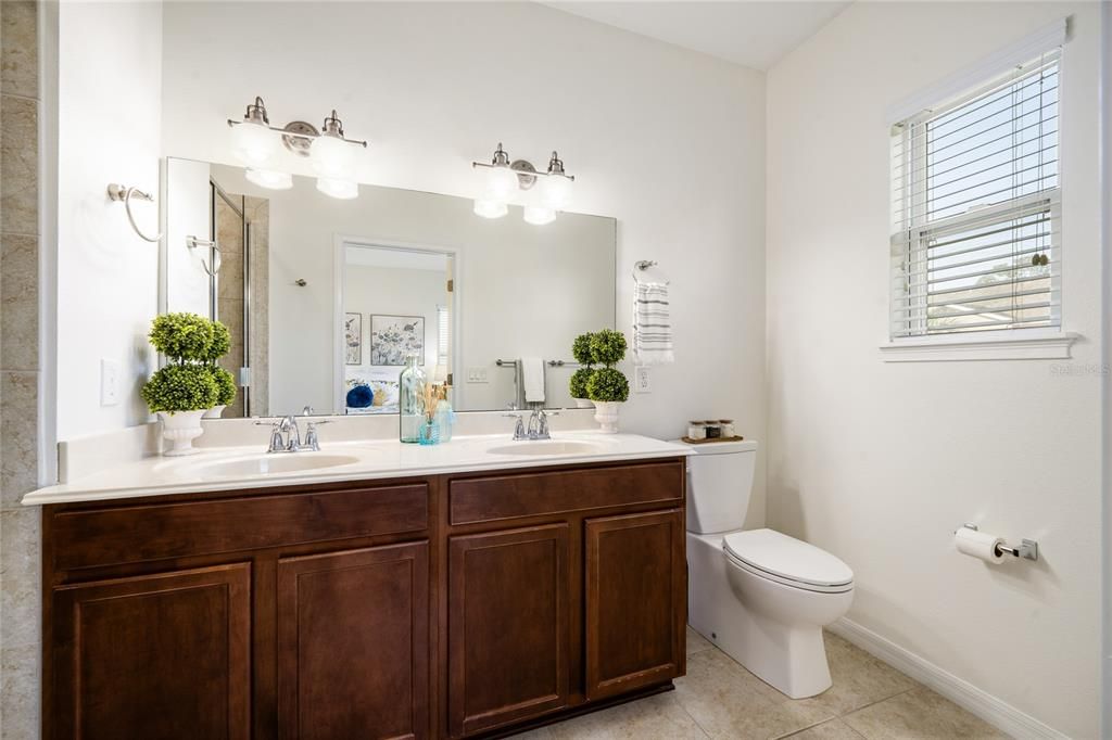 For Rent: $2,500 (3 beds, 2 baths, 1541 Square Feet)