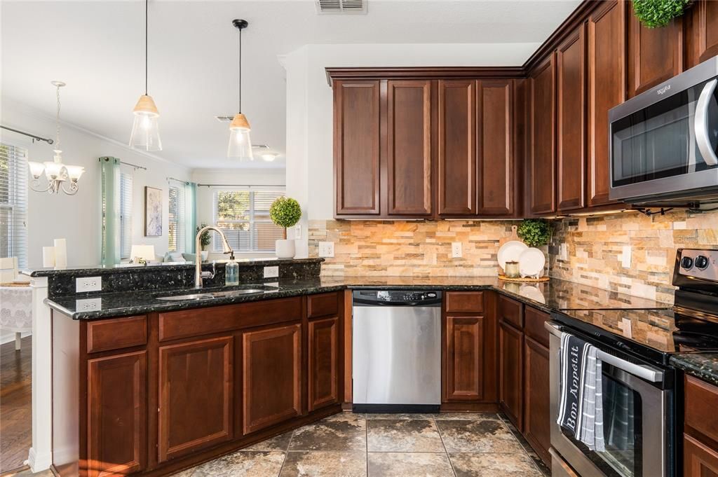 For Rent: $2,500 (3 beds, 2 baths, 1541 Square Feet)