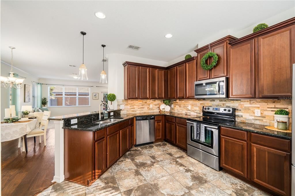 For Rent: $2,500 (3 beds, 2 baths, 1541 Square Feet)