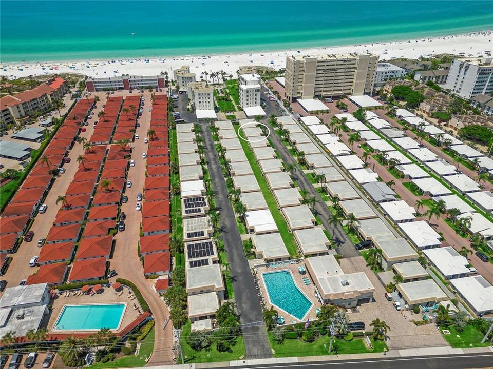 Active With Contract: $645,000 (2 beds, 2 baths, 939 Square Feet)