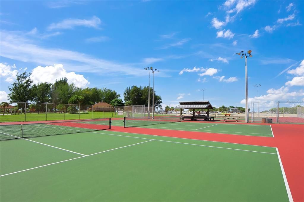 Active With Contract: $645,000 (2 beds, 2 baths, 939 Square Feet)