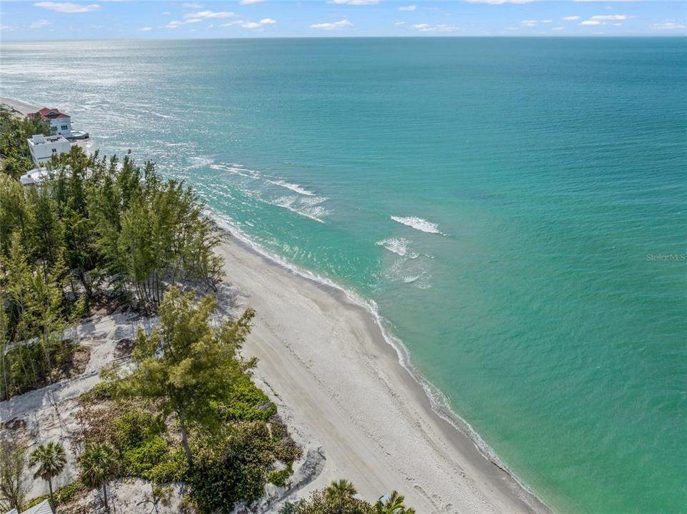 Active With Contract: $645,000 (2 beds, 2 baths, 939 Square Feet)