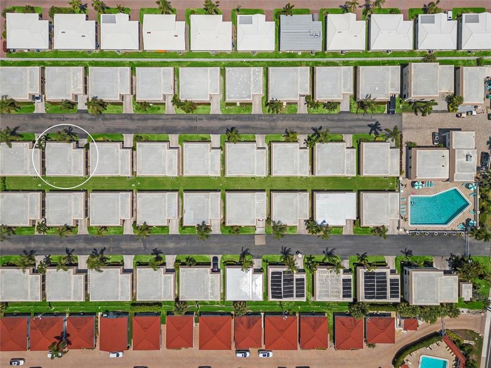 Active With Contract: $645,000 (2 beds, 2 baths, 939 Square Feet)