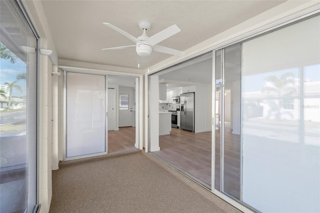 Active With Contract: $645,000 (2 beds, 2 baths, 939 Square Feet)