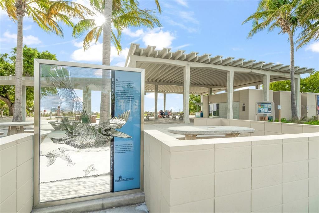 Active With Contract: $645,000 (2 beds, 2 baths, 939 Square Feet)