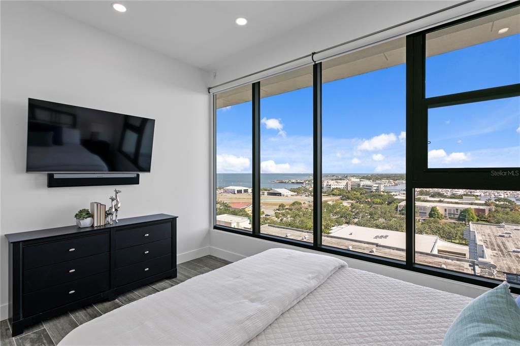 For Sale: $2,500,000 (3 beds, 3 baths, 2537 Square Feet)