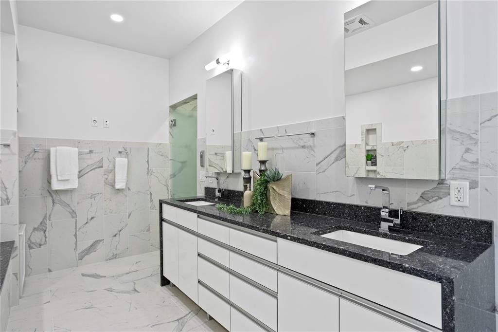 For Sale: $2,500,000 (3 beds, 3 baths, 2537 Square Feet)