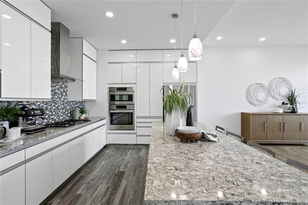 For Sale: $2,500,000 (3 beds, 3 baths, 2537 Square Feet)