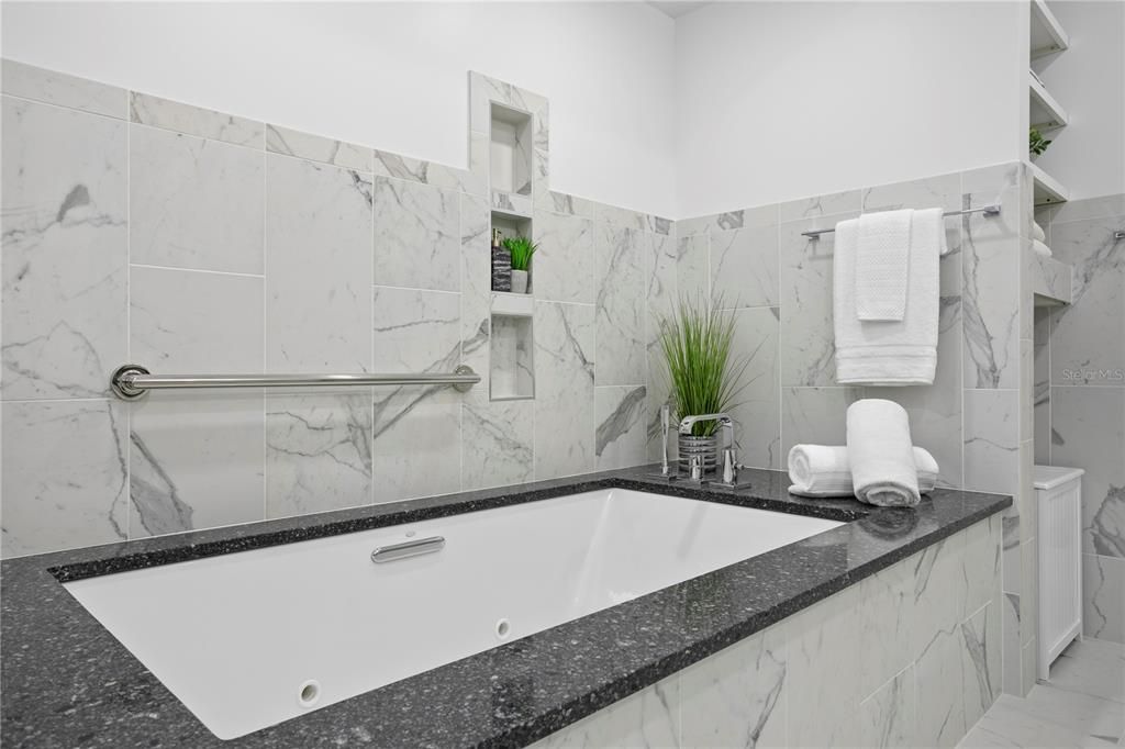 For Sale: $2,500,000 (3 beds, 3 baths, 2537 Square Feet)