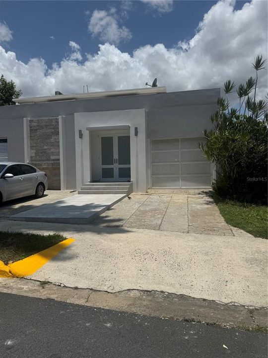 Recently Rented: $2,300 (3 beds, 2 baths, 0 Square Feet)