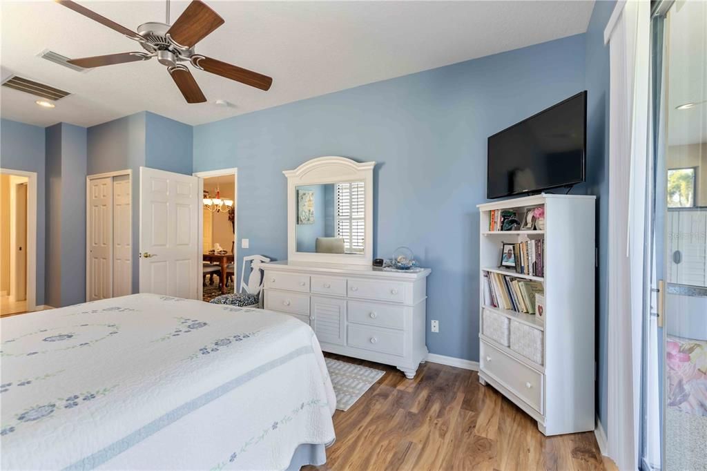 Active With Contract: $549,900 (3 beds, 2 baths, 1841 Square Feet)