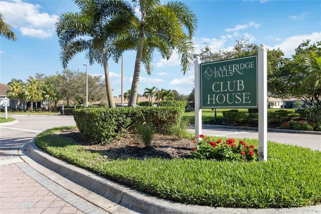 Active With Contract: $549,900 (3 beds, 2 baths, 1841 Square Feet)