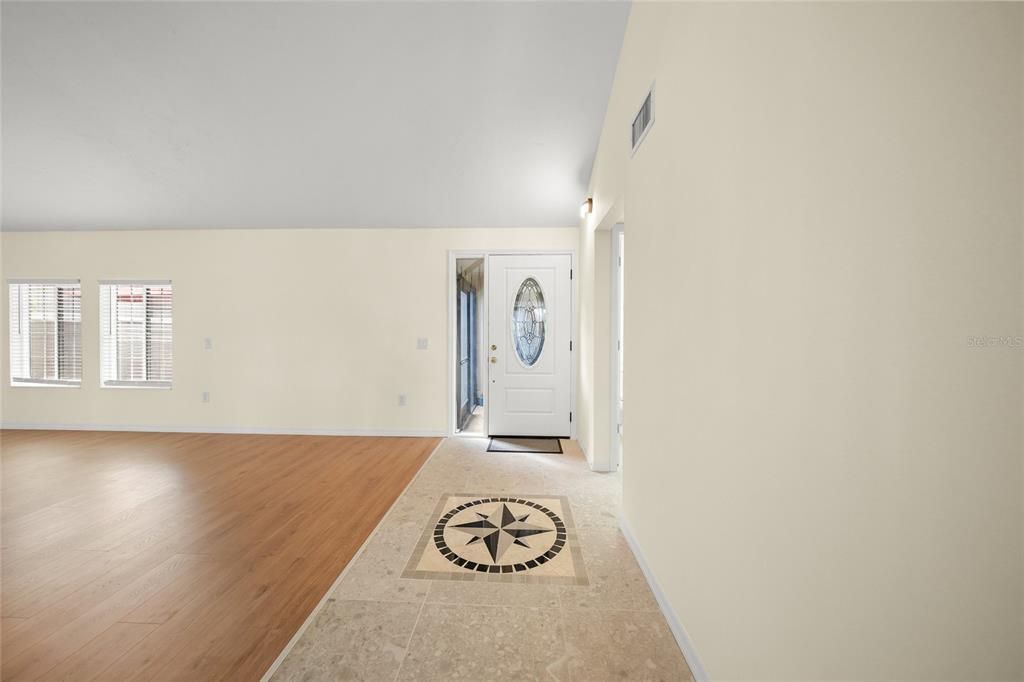 На продажу: $339,000 (3 спален, 2 ванн, 2124 Квадратных фут)