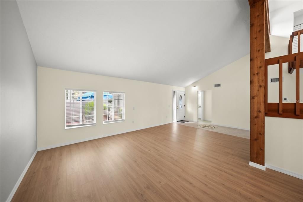 На продажу: $339,000 (3 спален, 2 ванн, 2124 Квадратных фут)