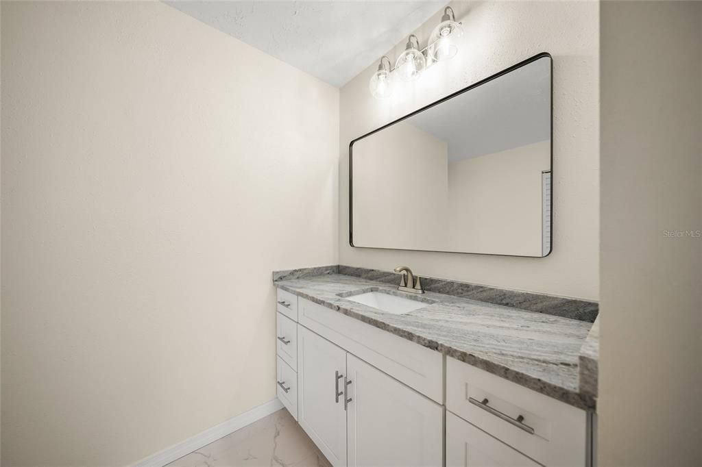 На продажу: $339,000 (3 спален, 2 ванн, 2124 Квадратных фут)