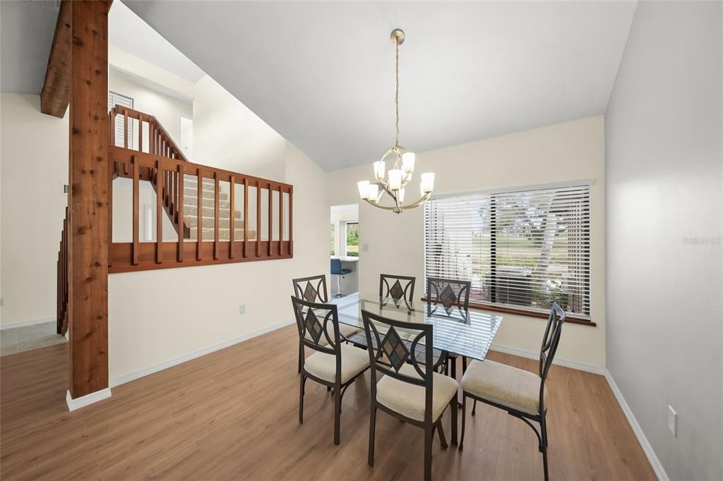 На продажу: $339,000 (3 спален, 2 ванн, 2124 Квадратных фут)