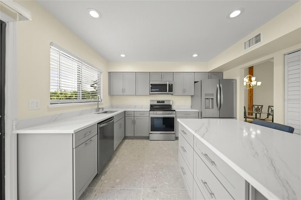 На продажу: $339,000 (3 спален, 2 ванн, 2124 Квадратных фут)