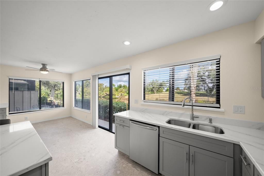 На продажу: $339,000 (3 спален, 2 ванн, 2124 Квадратных фут)