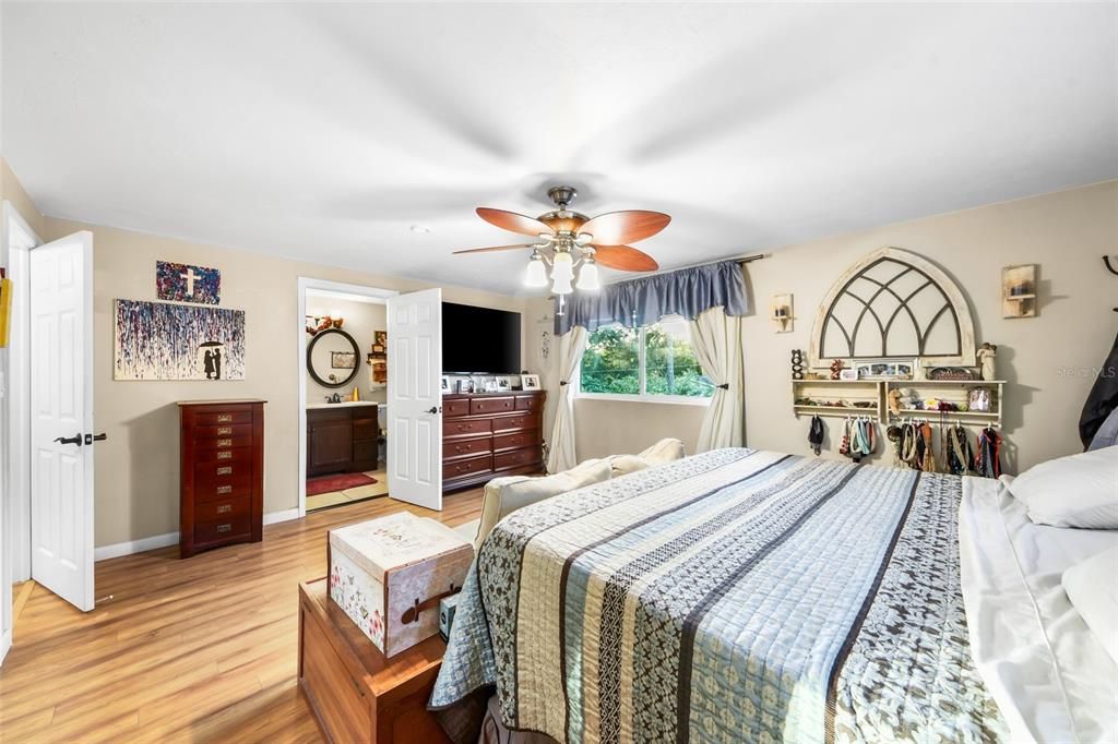 For Rent: $3,825 (5 beds, 3 baths, 3238 Square Feet)