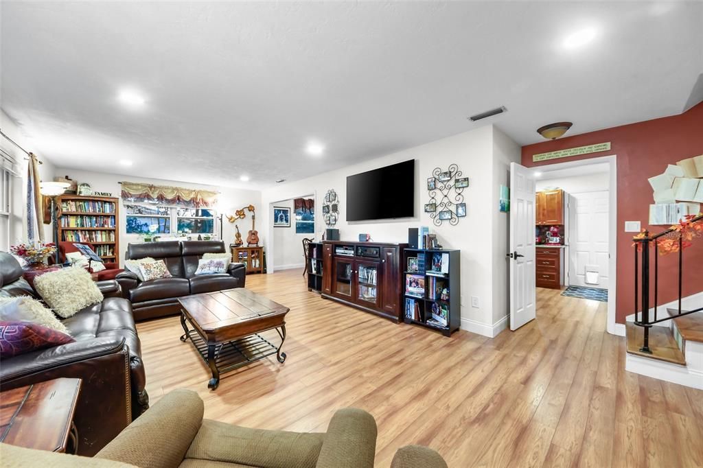 For Rent: $3,825 (5 beds, 3 baths, 3238 Square Feet)