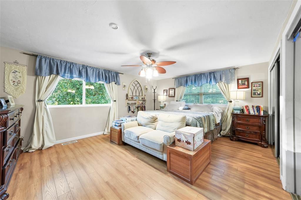 For Rent: $3,825 (5 beds, 3 baths, 3238 Square Feet)