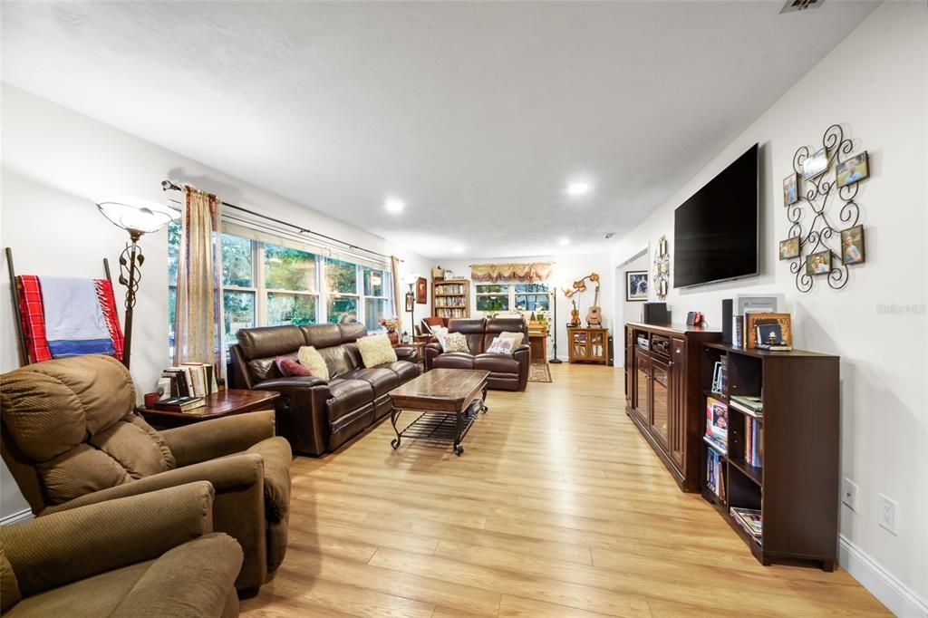 For Rent: $3,825 (5 beds, 3 baths, 3238 Square Feet)