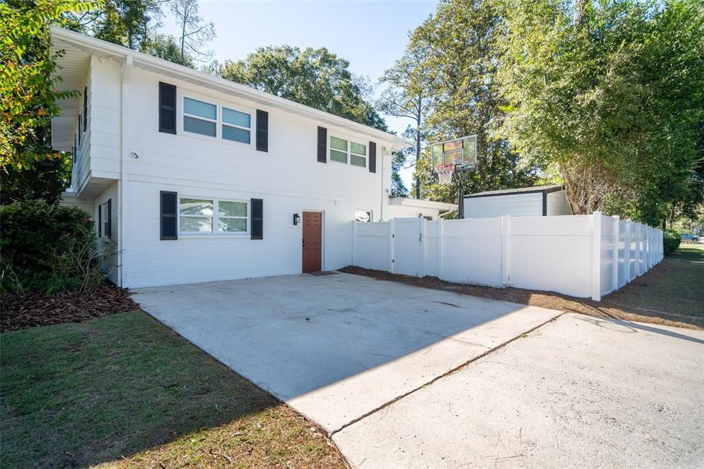 For Rent: $3,825 (5 beds, 3 baths, 3238 Square Feet)