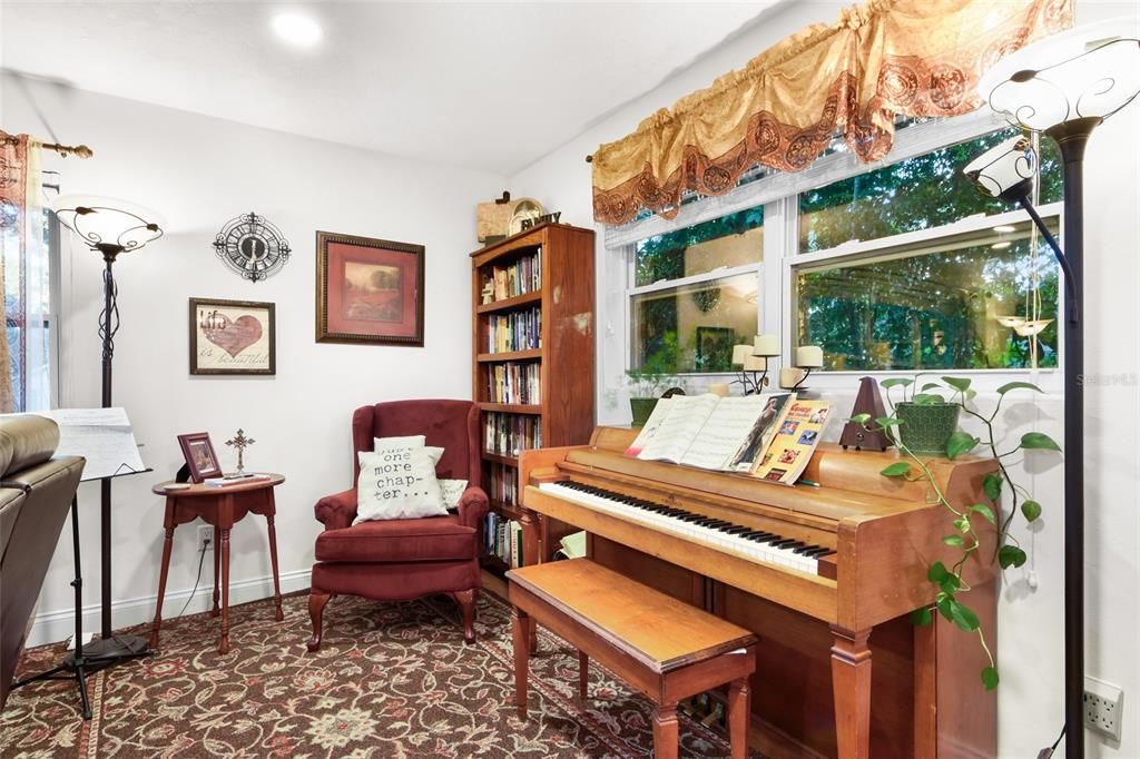 For Rent: $3,825 (5 beds, 3 baths, 3238 Square Feet)