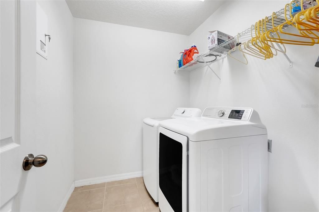 待售: $550,000 (4 贝兹, 3 浴室, 2628 平方英尺)