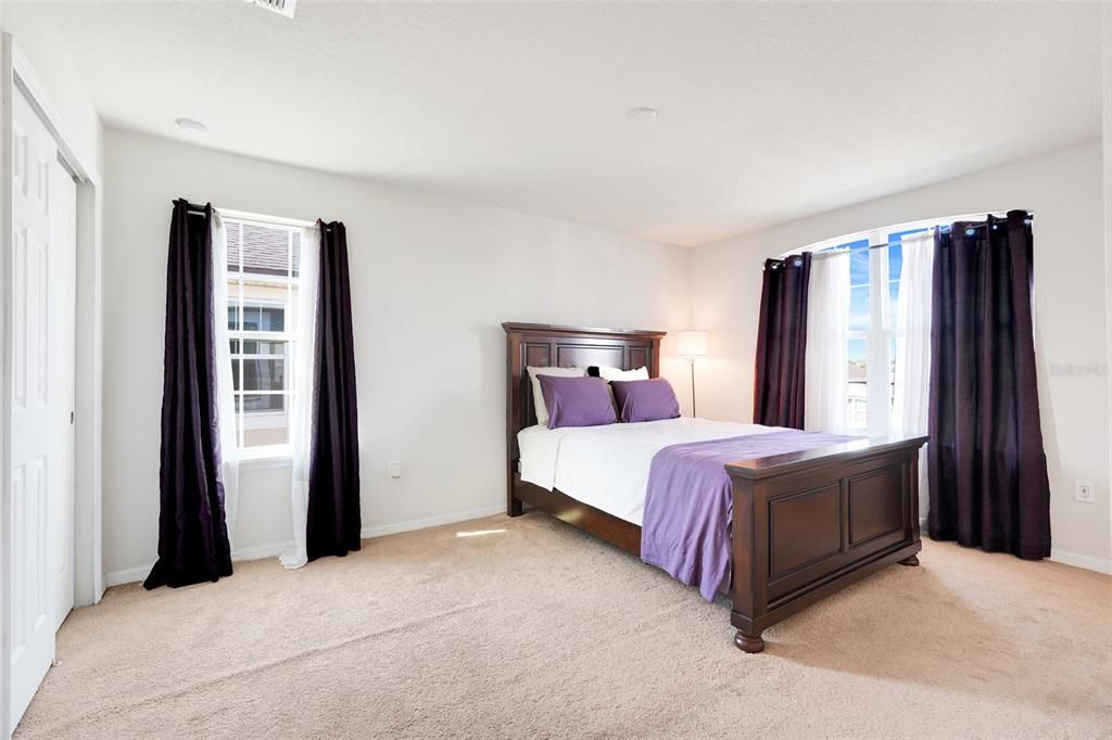 待售: $550,000 (4 贝兹, 3 浴室, 2628 平方英尺)