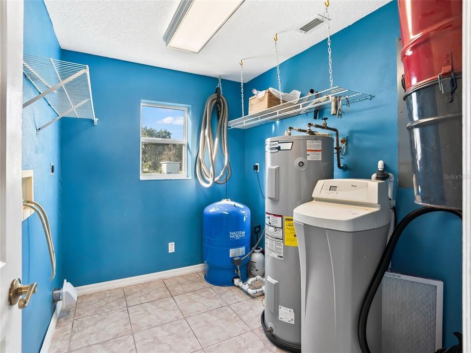 待售: $409,900 (3 贝兹, 2 浴室, 1944 平方英尺)