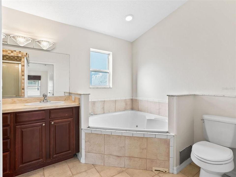 待售: $409,900 (3 贝兹, 2 浴室, 1944 平方英尺)