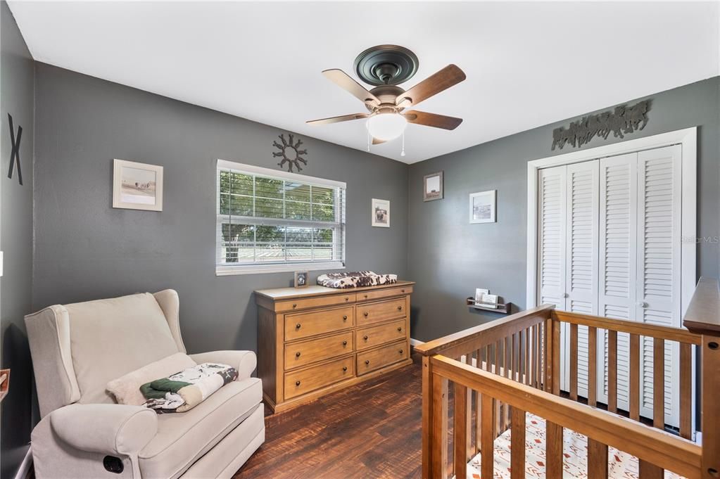 合同活跃: $315,000 (4 贝兹, 2 浴室, 1500 平方英尺)