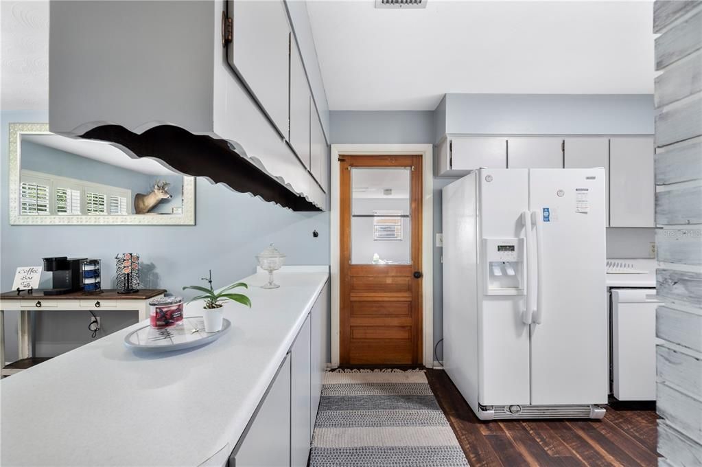 合同活跃: $315,000 (4 贝兹, 2 浴室, 1500 平方英尺)