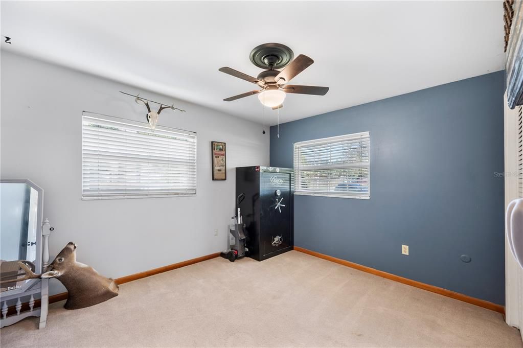 合同活跃: $315,000 (4 贝兹, 2 浴室, 1500 平方英尺)