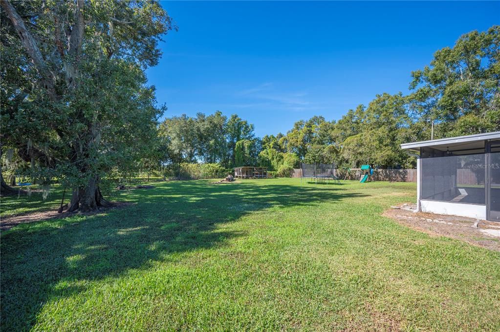 合同活跃: $315,000 (4 贝兹, 2 浴室, 1500 平方英尺)