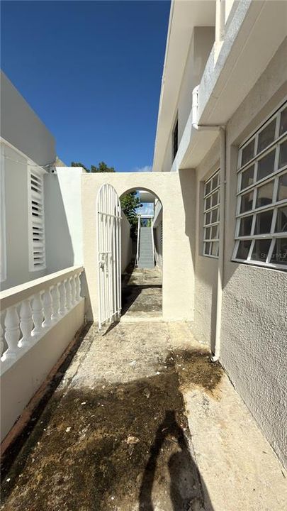 Под контрактом: $275,000 (5 спален, 3 ванн, 2119 Квадратных фут)