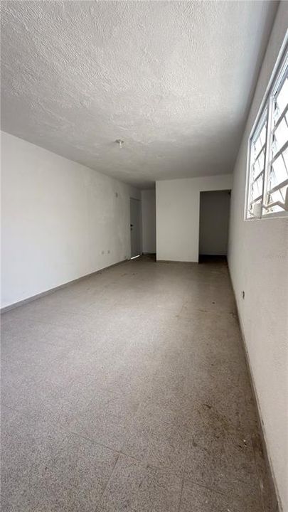 Под контрактом: $275,000 (5 спален, 3 ванн, 2119 Квадратных фут)