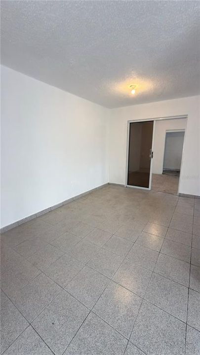 Под контрактом: $275,000 (5 спален, 3 ванн, 2119 Квадратных фут)