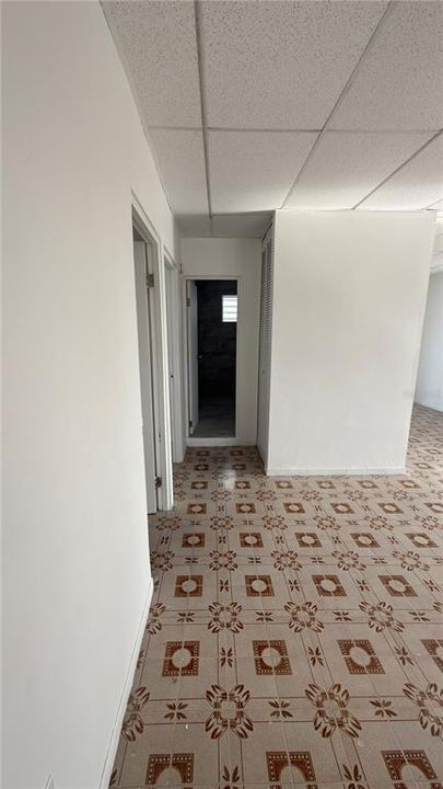 Под контрактом: $275,000 (5 спален, 3 ванн, 2119 Квадратных фут)