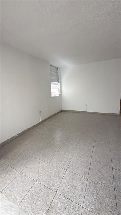 Под контрактом: $275,000 (5 спален, 3 ванн, 2119 Квадратных фут)