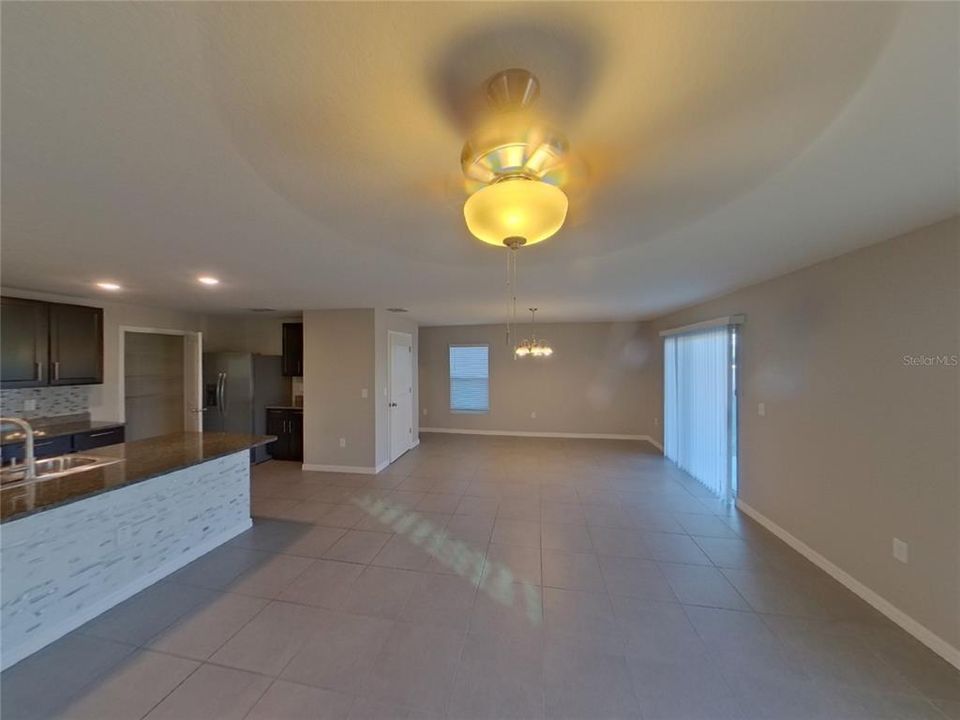 For Rent: $2,289 (4 beds, 2 baths, 2216 Square Feet)