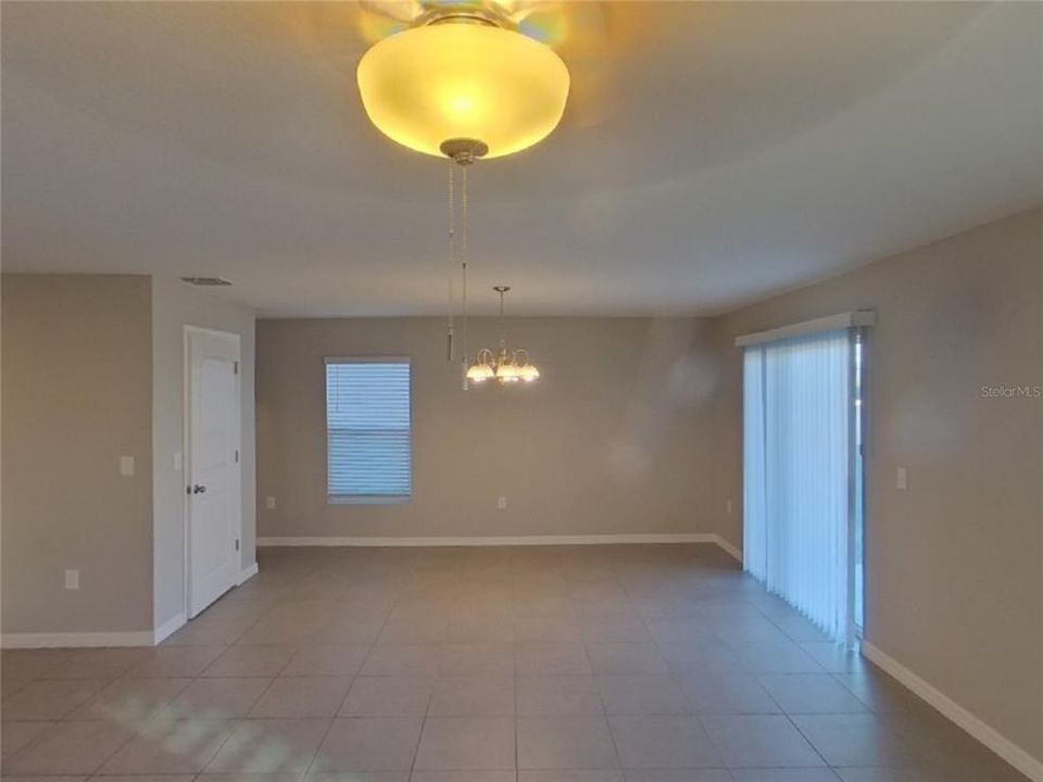 For Rent: $2,289 (4 beds, 2 baths, 2216 Square Feet)